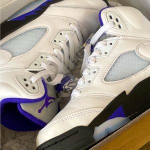 Size 4y big kid grade school ! Selling just because i could use some money!